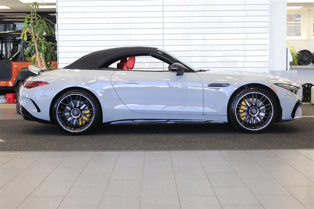 Used 2023 Mercedes-Benz SL 63 AMG 4MATIC w/ Driver Assistance Package image 9