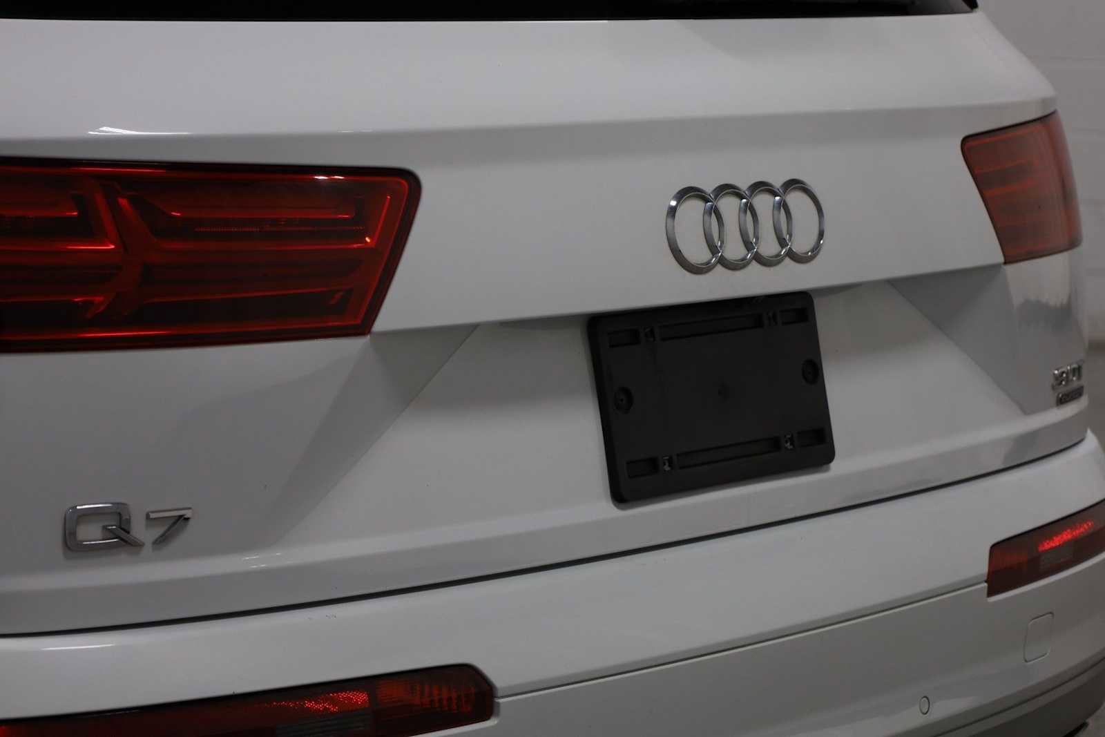 Used 2018 Audi Q7 3.0T Prestige image 8