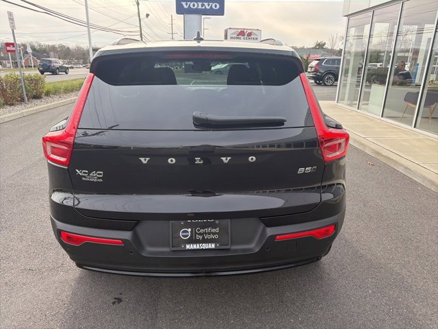 Certified 2025 Volvo XC40 B5 Plus image 4