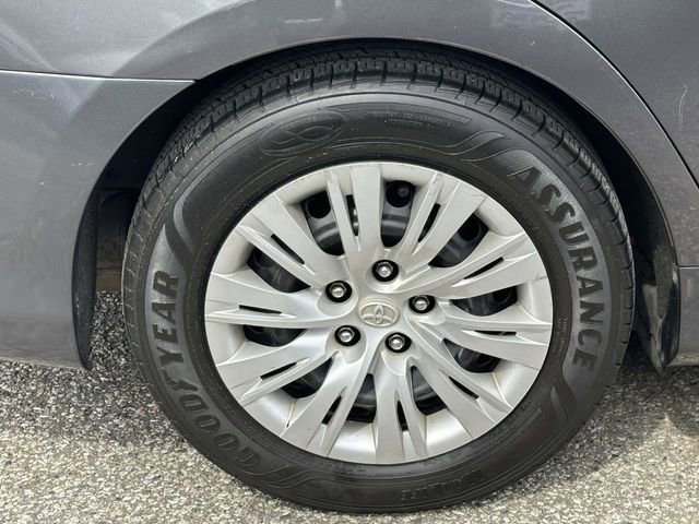 Used 2014 Toyota Camry LE FWD image 29