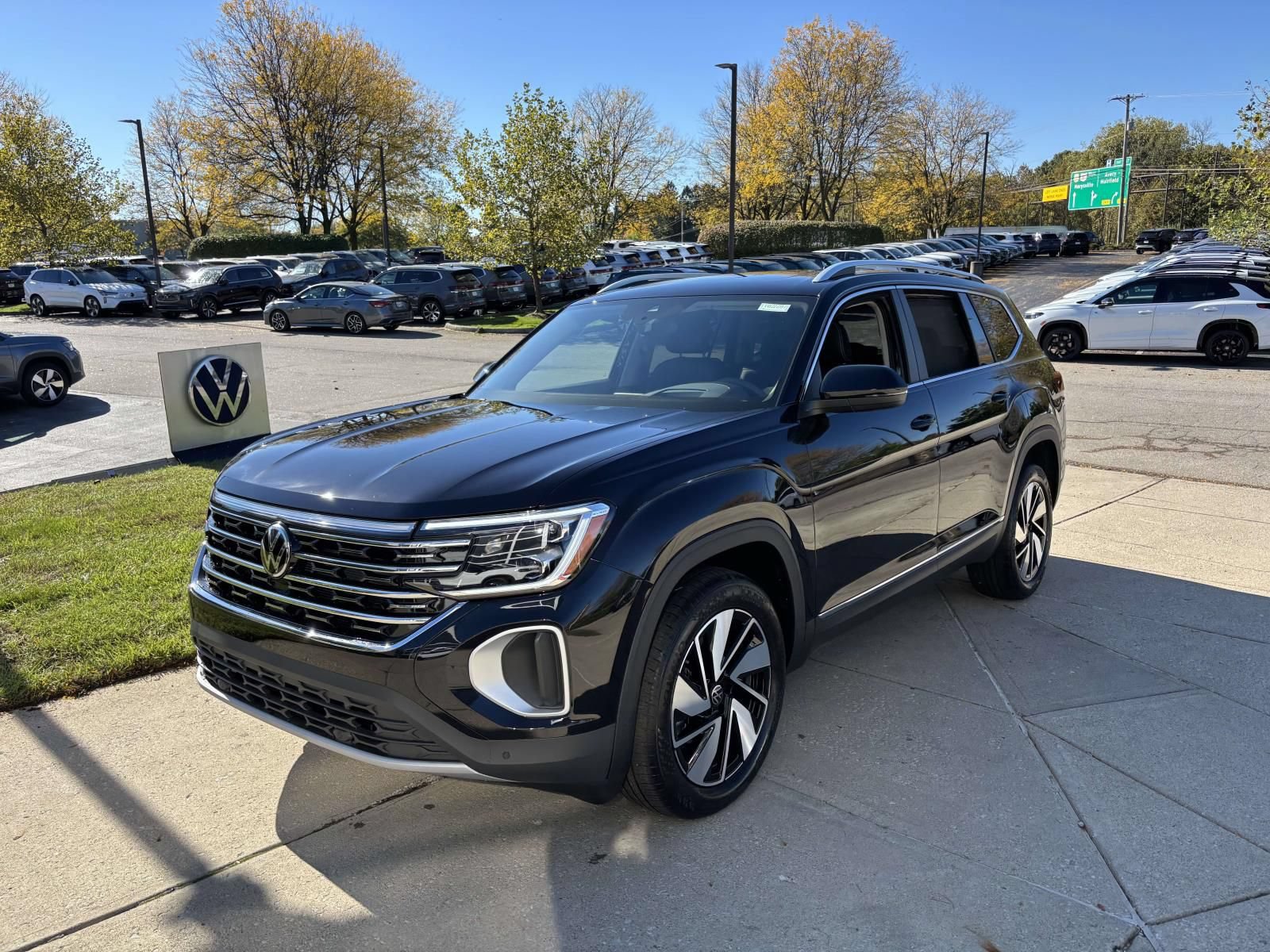 New 2026 Volkswagen Atlas SEL AWD/4WD image 3