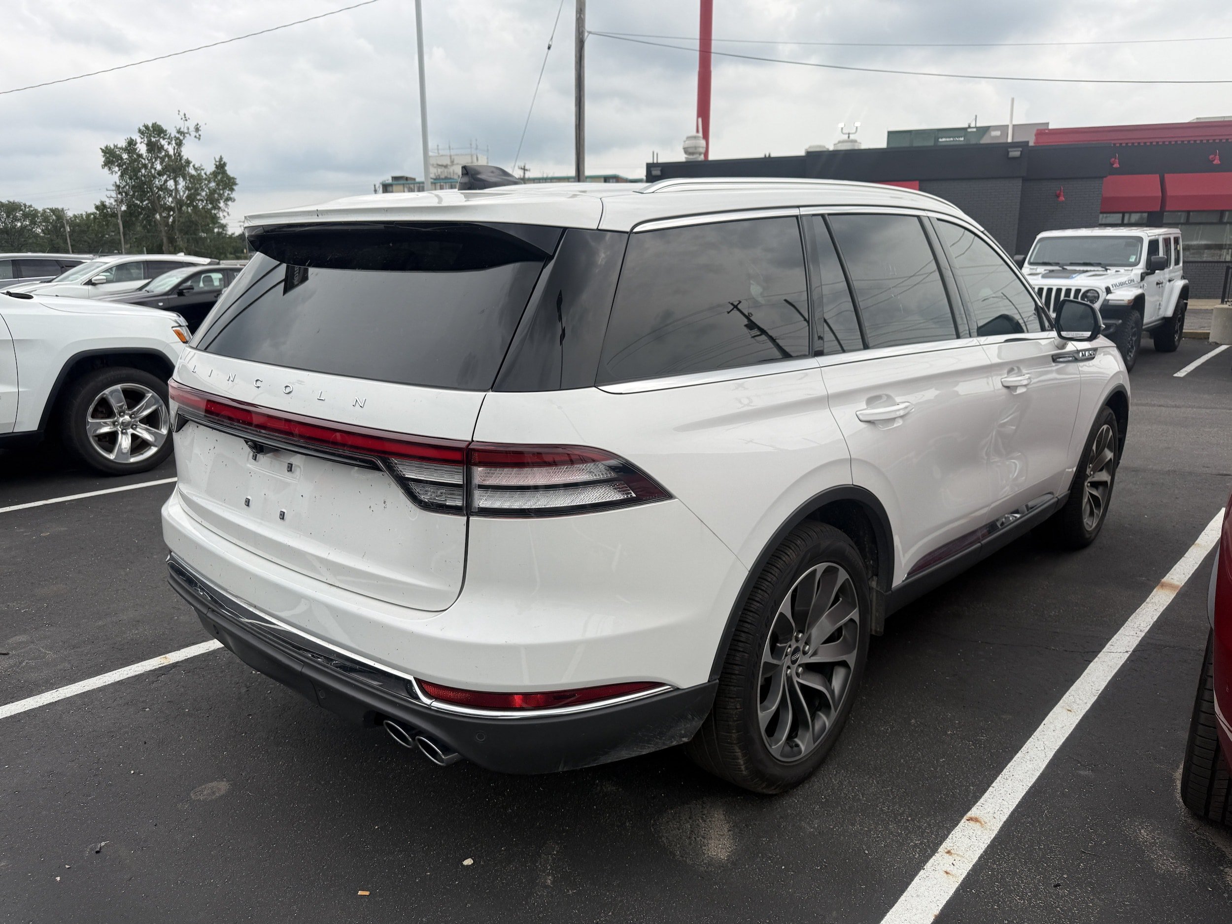 Used 2026 Lincoln Aviator Reserve w/ Jet Appearance Package AWD/4WD image 3