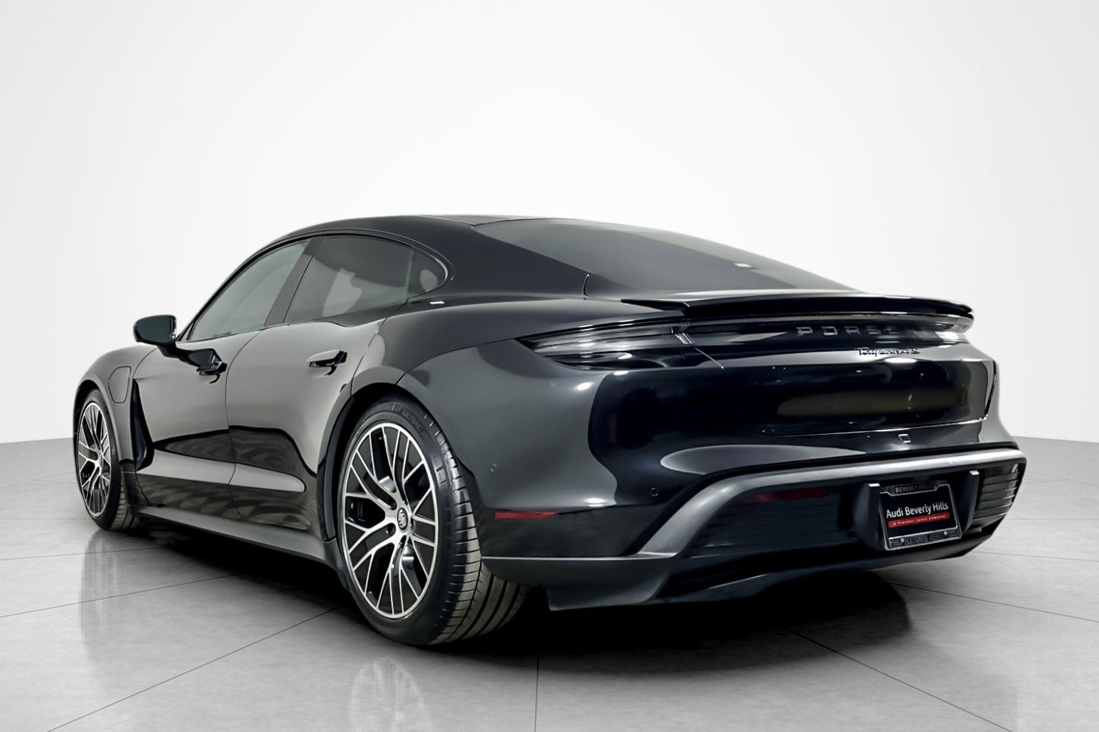 Used 2021 Porsche Taycan 4S image 3