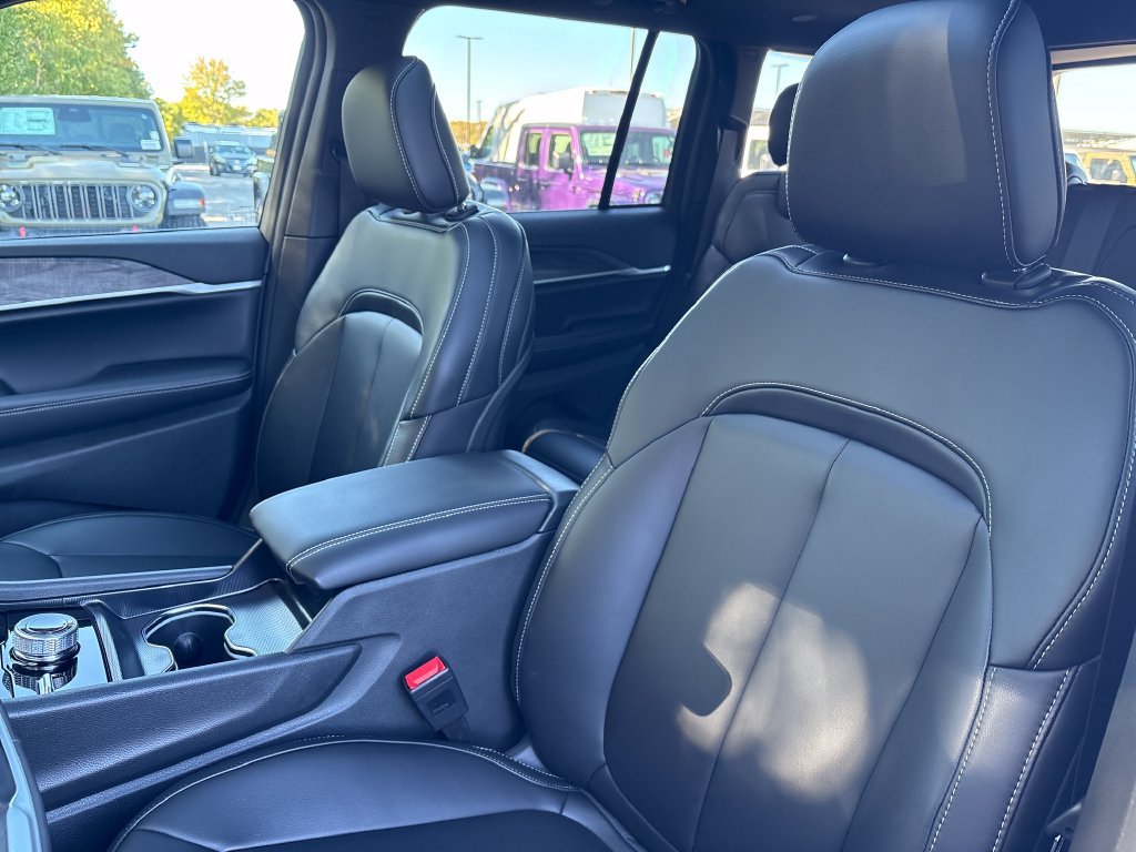 New 2027 Jeep Grand Cherokee Limited AWD/4WD image 19