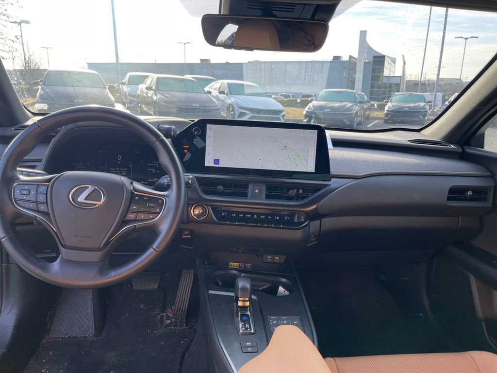 Used 2025 Lexus UX 300h AWD w/ Cold Area Package image 9
