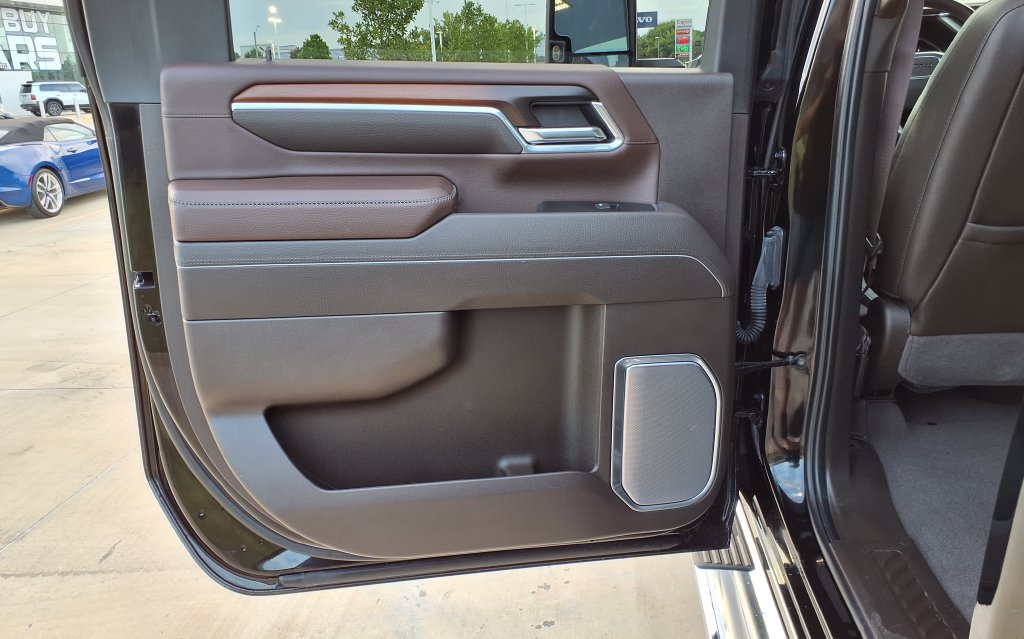 Used 2025 GMC Sierra 2500 Denali w/ Denali Reserve Package AWD/4WD image 12