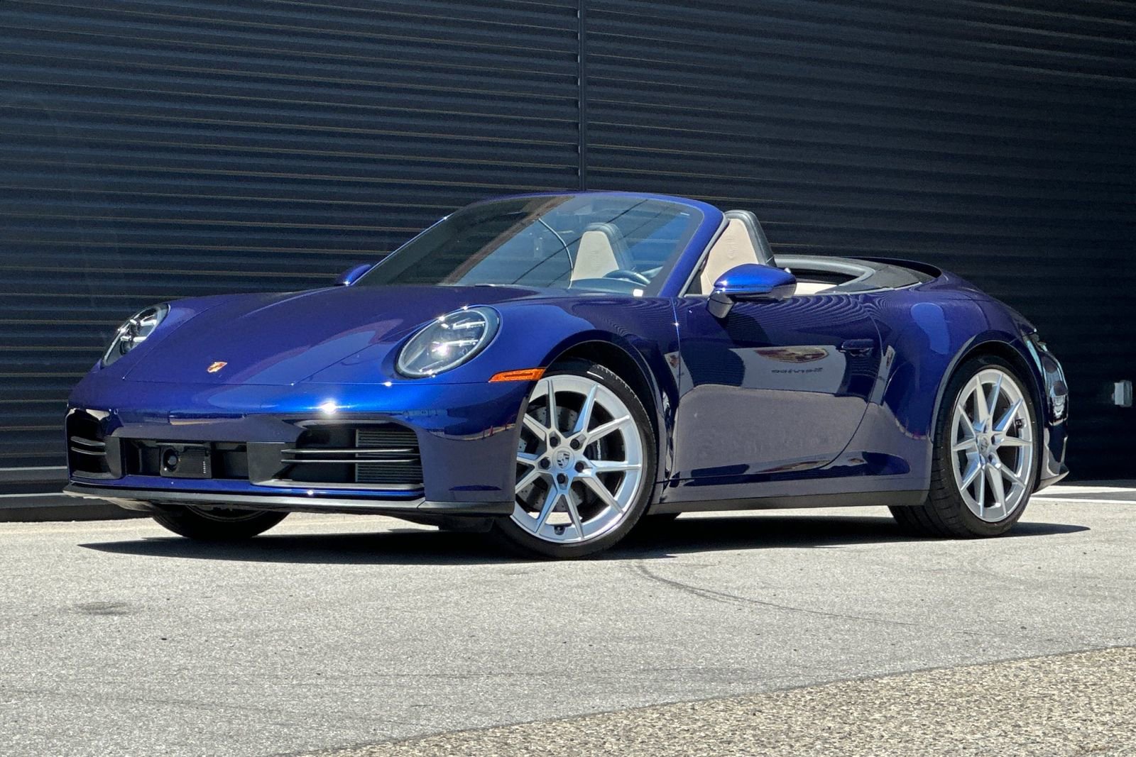 Used 2025 Porsche 911 Carrera RWD image 1