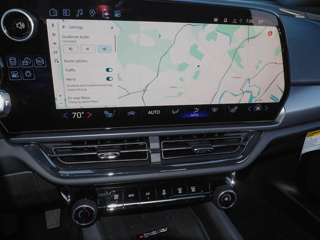 Used 2025 Chevrolet Equinox EV RS FWD image 9