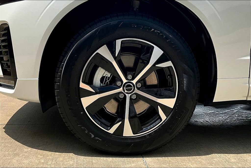 New 2026 Volvo XC60 B5 Core AWD/4WD image 29