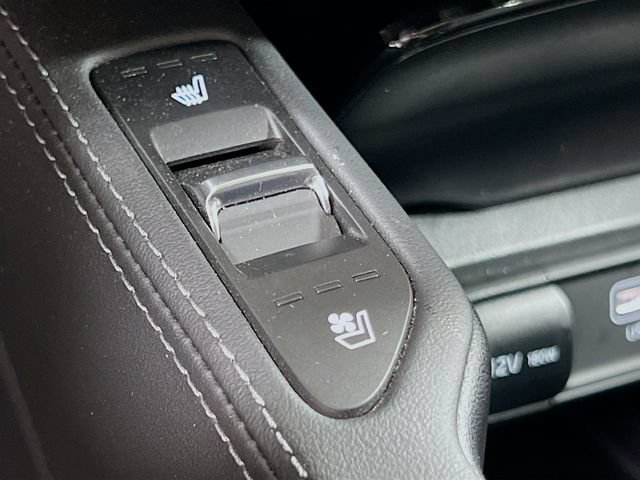 Certified 2025 Kia Telluride EX w/ EX Captain's Chair Package FWD image 21