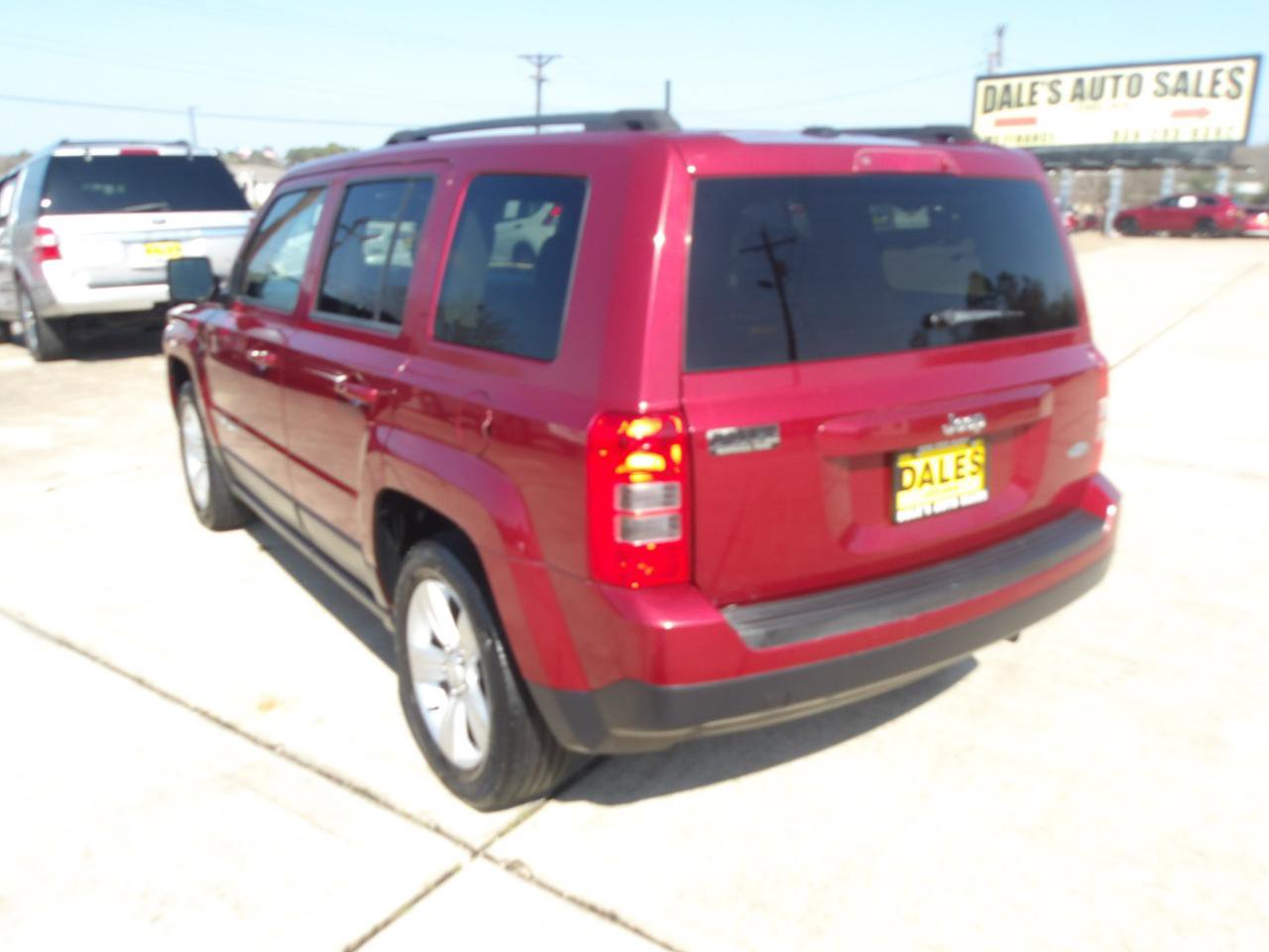 Used 2014 Jeep Patriot Latitude FWD image 14