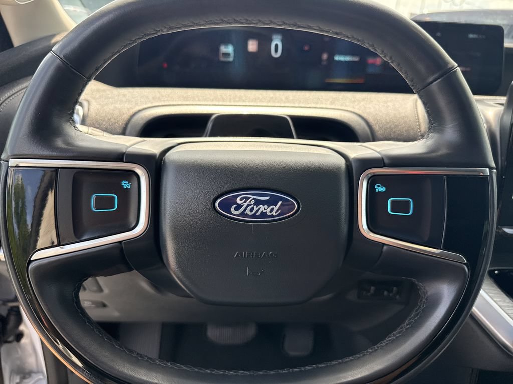 Used 2025 Ford Expedition Max Platinum w/ Driver's Package AWD/4WD image 25