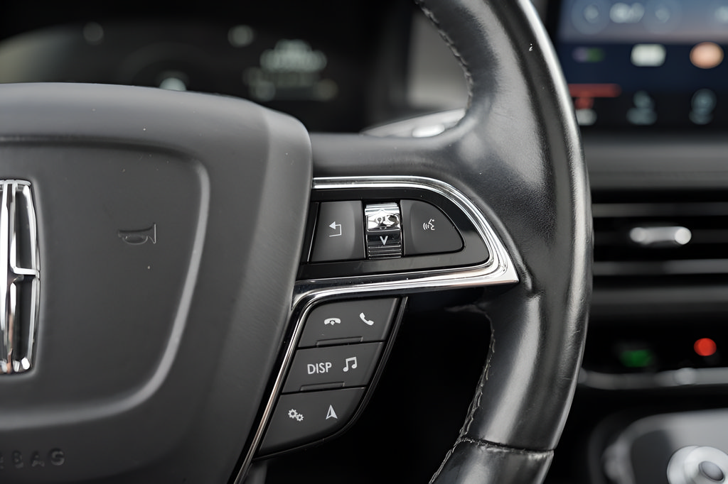 Used 2023 Lincoln Nautilus Reserve AWD/4WD image 33