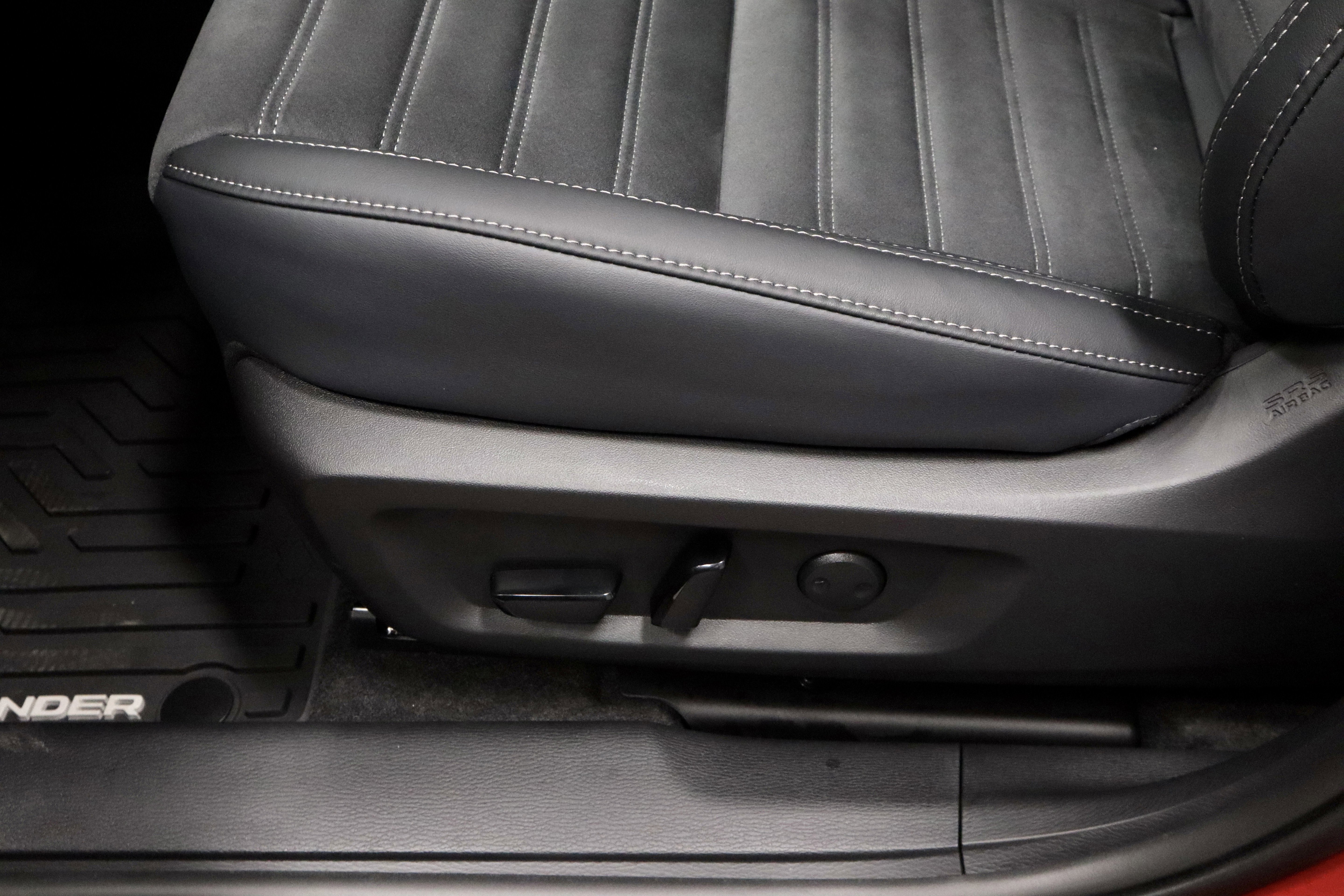 New 2026 Mitsubishi Outlander SE image 11