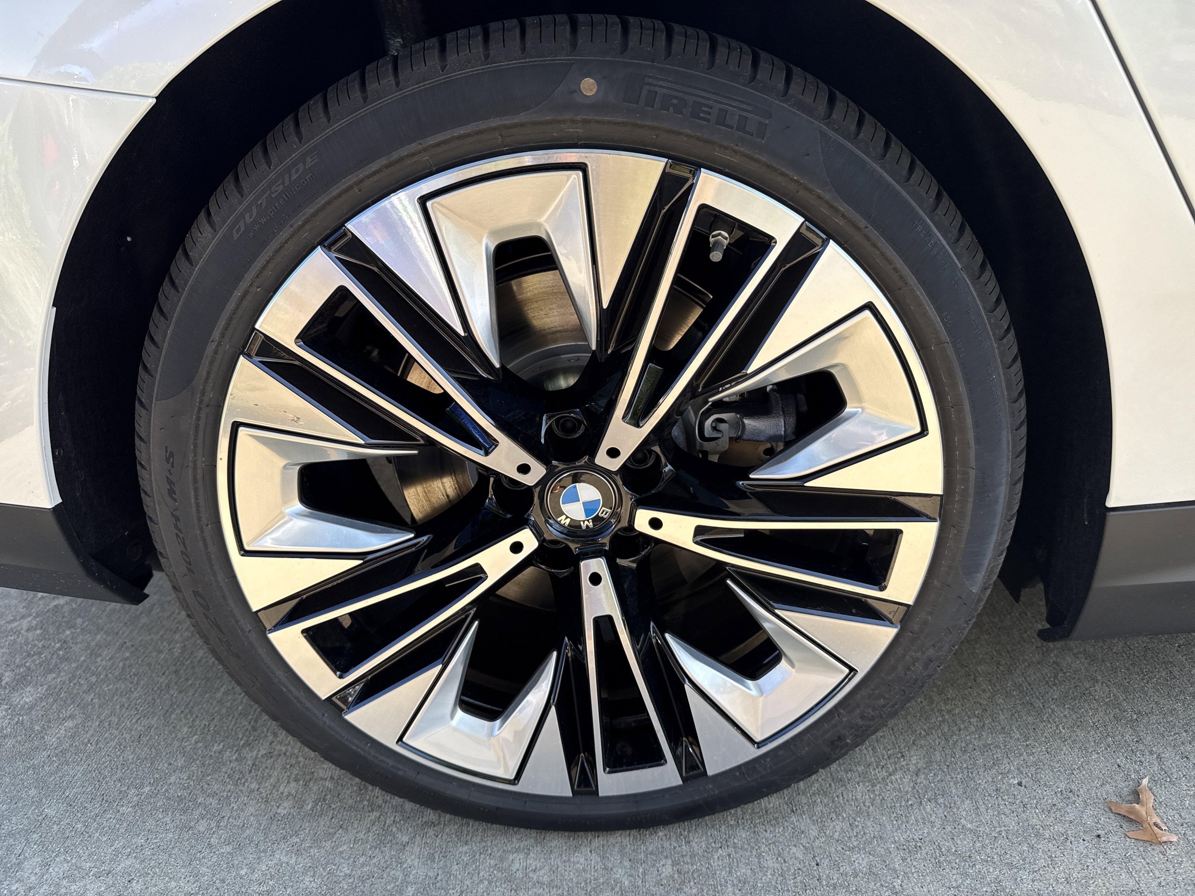 New 2026 BMW i5 eDrive40 image 26