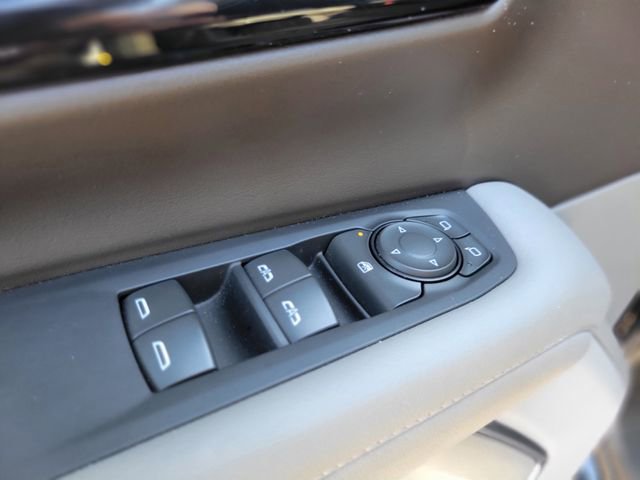 Used 2025 Chevrolet Suburban LS image 16