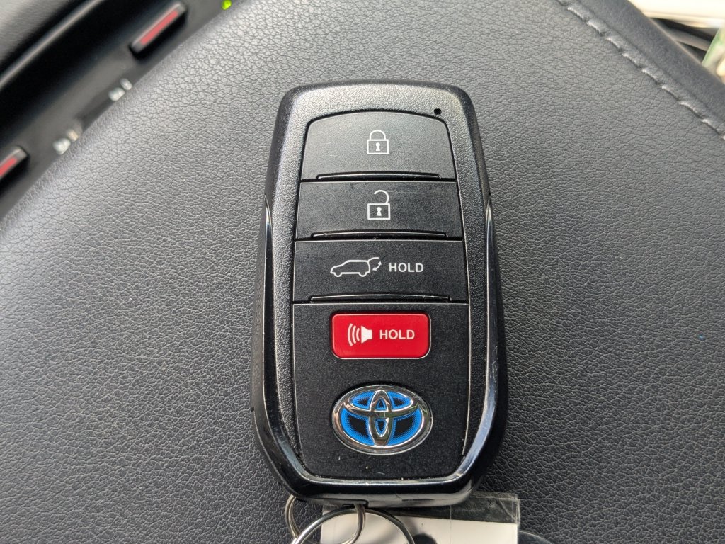 Used 2022 Toyota Venza Limited w/ Advanced Technology Package AWD/4WD image 18
