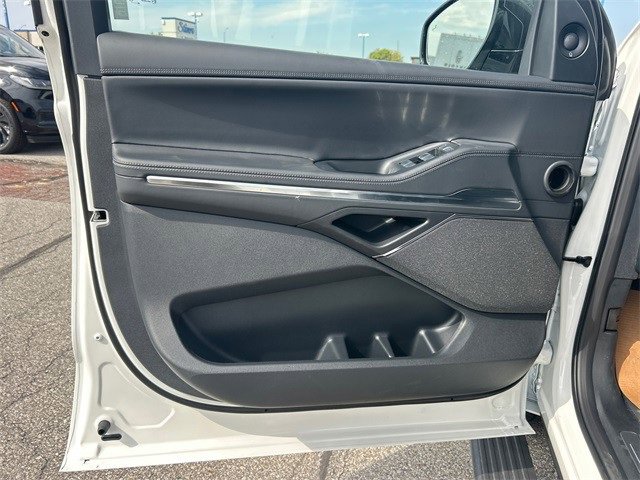 New 2025 Lincoln Navigator L Reserve w/ Jet Appearance Package image 18