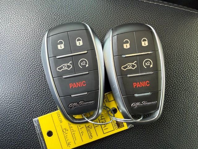 Used 2021 Alfa Romeo Giulia Sprint w/ Nero Edizione image 18