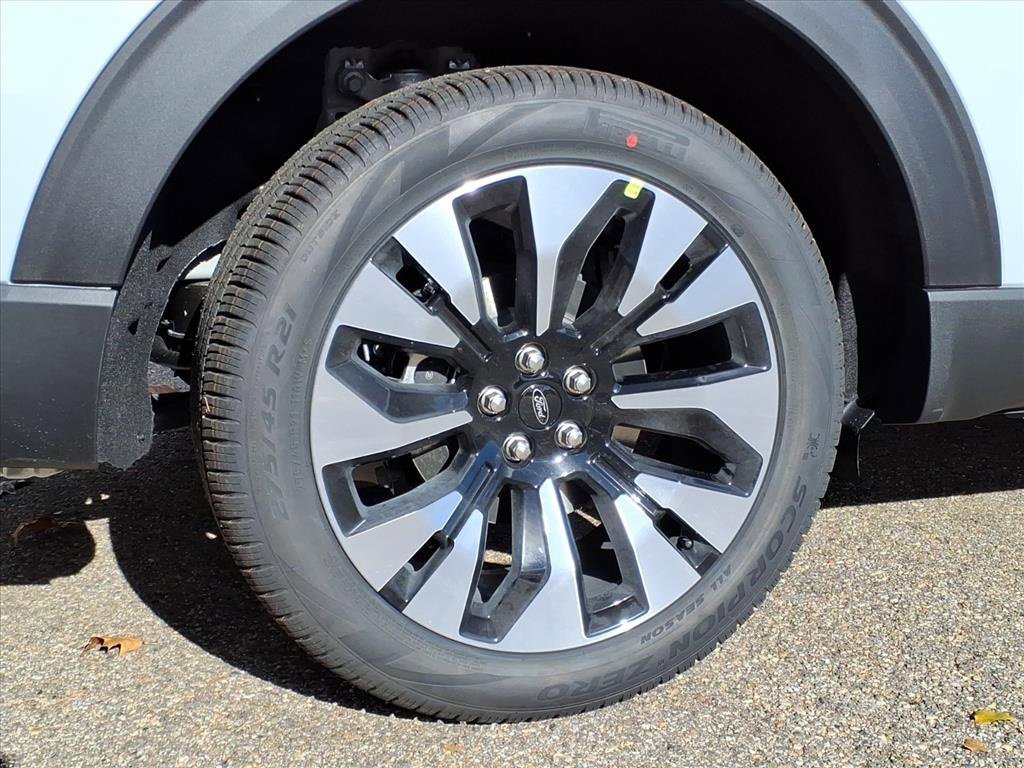 New 2026 Ford Explorer Platinum w/ LUX Leather Package image 8