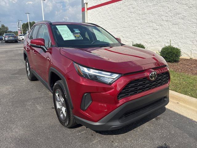 Certified 2025 Toyota RAV4 XLE AWD/4WD image 1