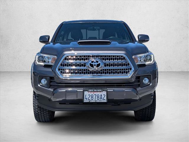 Used 2016 Toyota Tacoma TRD Sport RWD image 2
