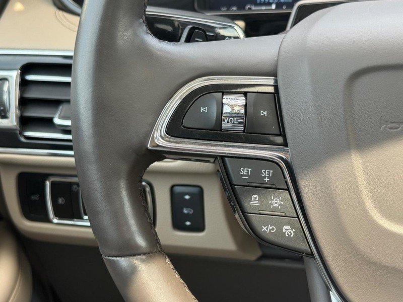 Certified 2024 Lincoln Navigator Reserve AWD/4WD image 19