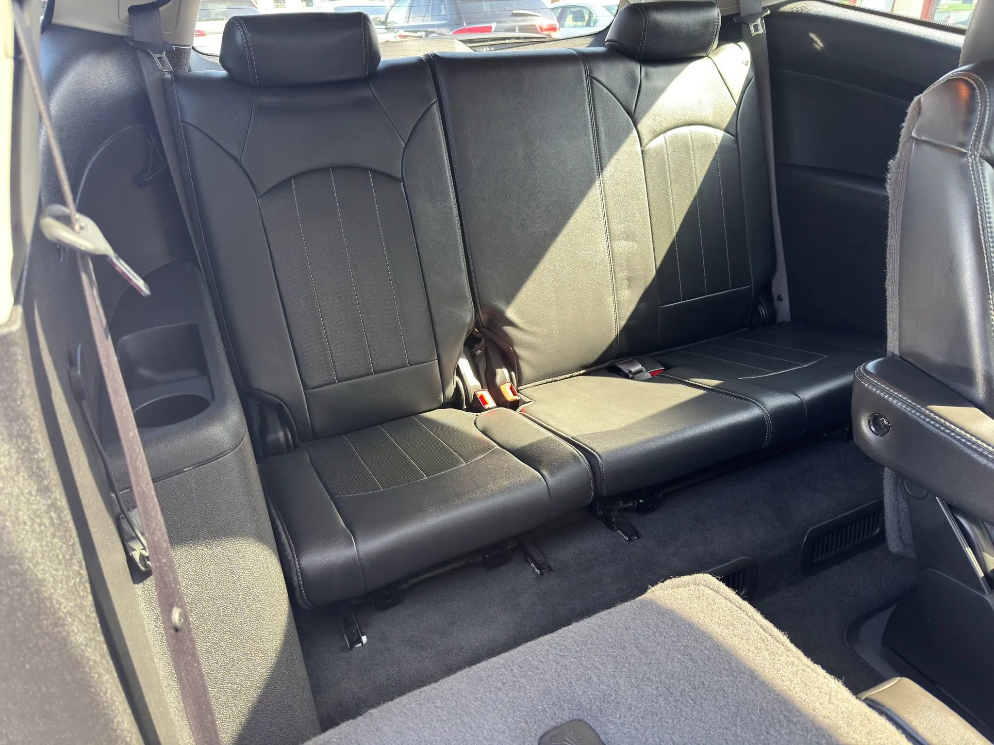 Used 2014 Chevrolet Traverse LTZ FWD image 17