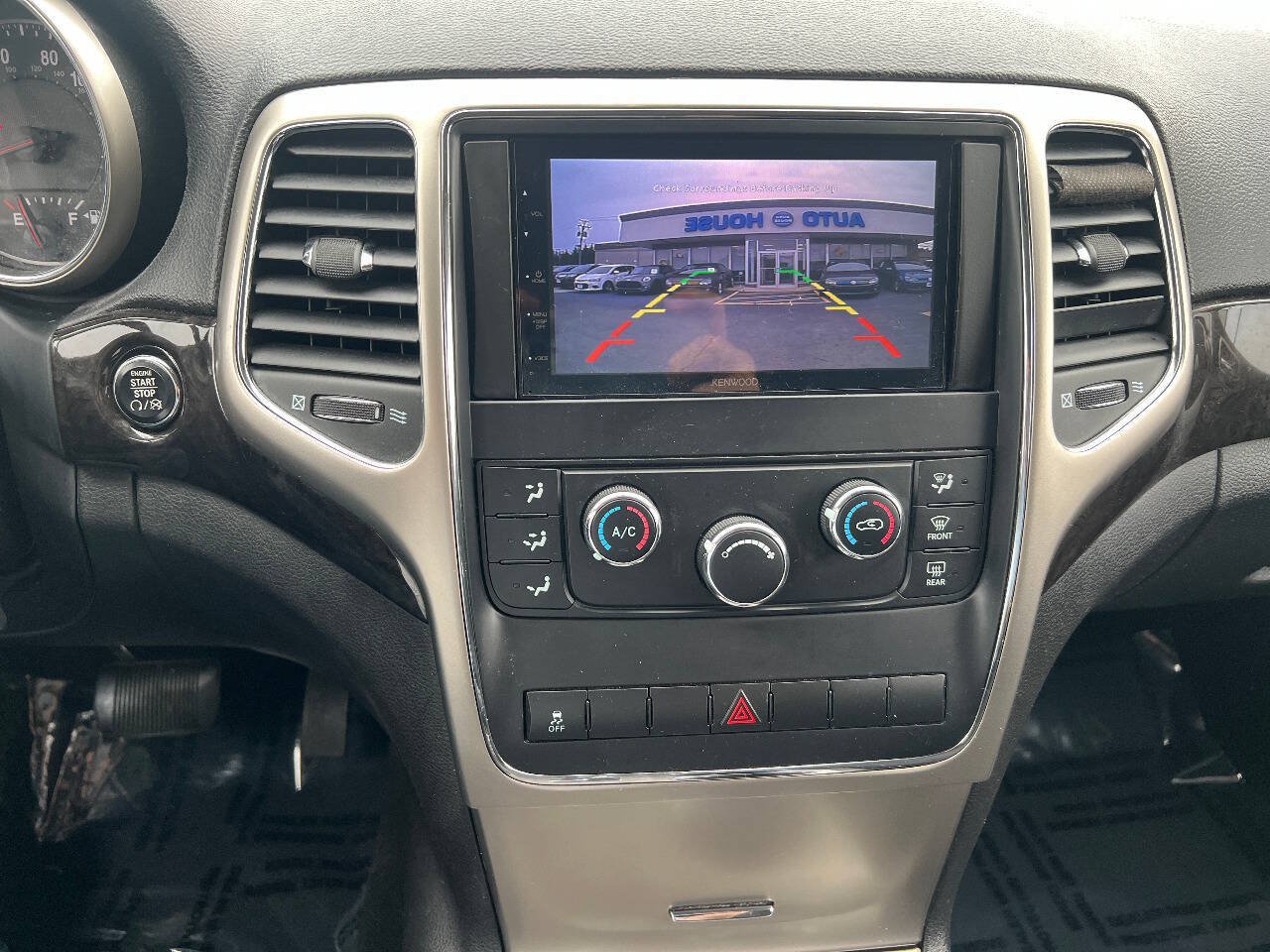 Used 2012 Jeep Grand Cherokee Laredo w/ Laredo E Group AWD/4WD image 33