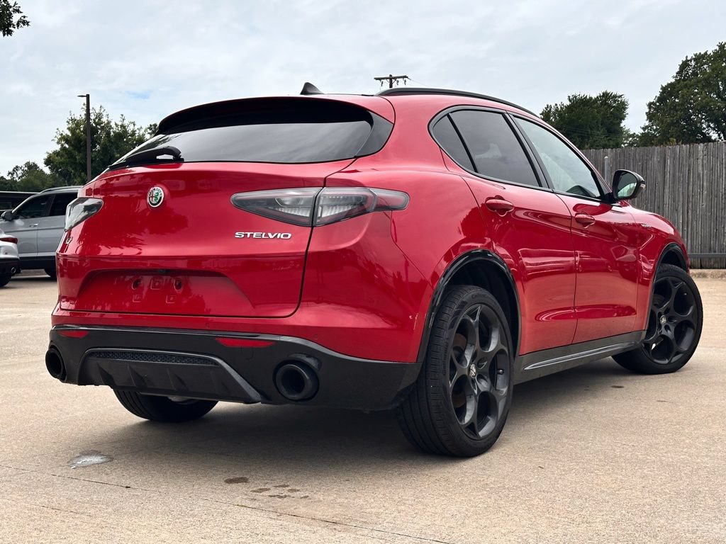 Used 2025 Alfa Romeo Stelvio Sprint AWD/4WD image 6