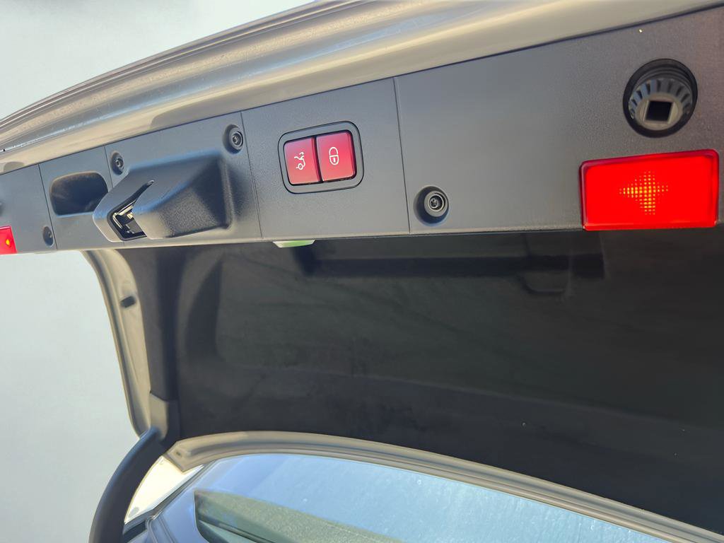 Used 2010 Mercedes-Benz S 550 image 25