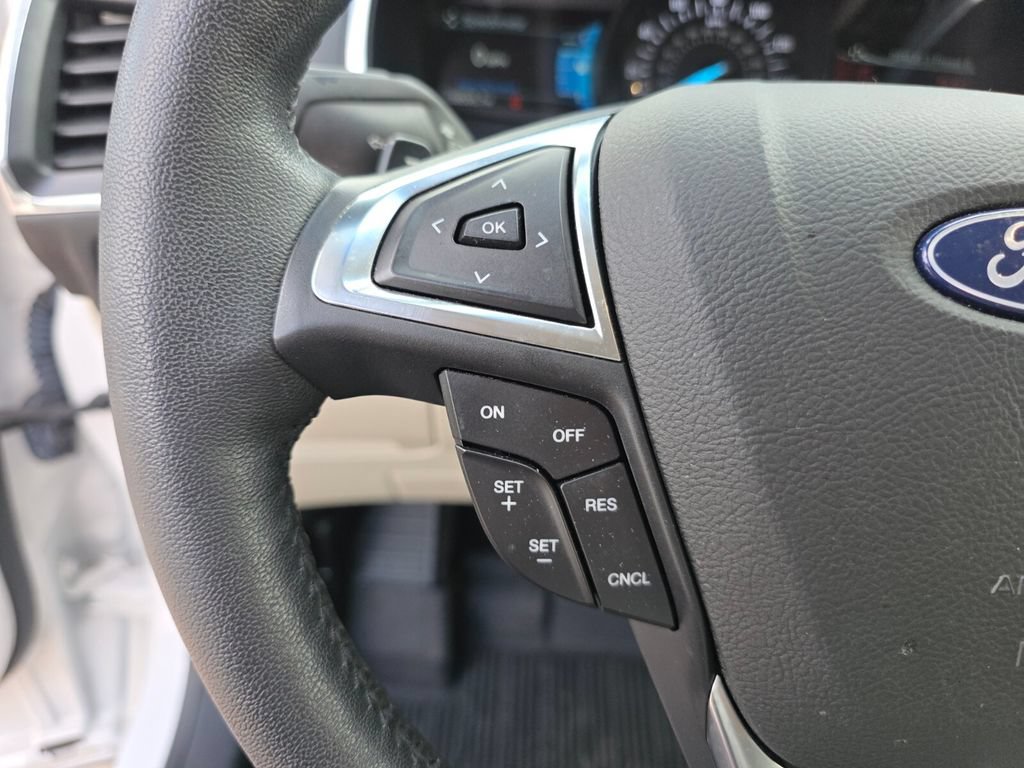 Used 2018 Ford Edge Titanium w/ Technology Package AWD/4WD image 32
