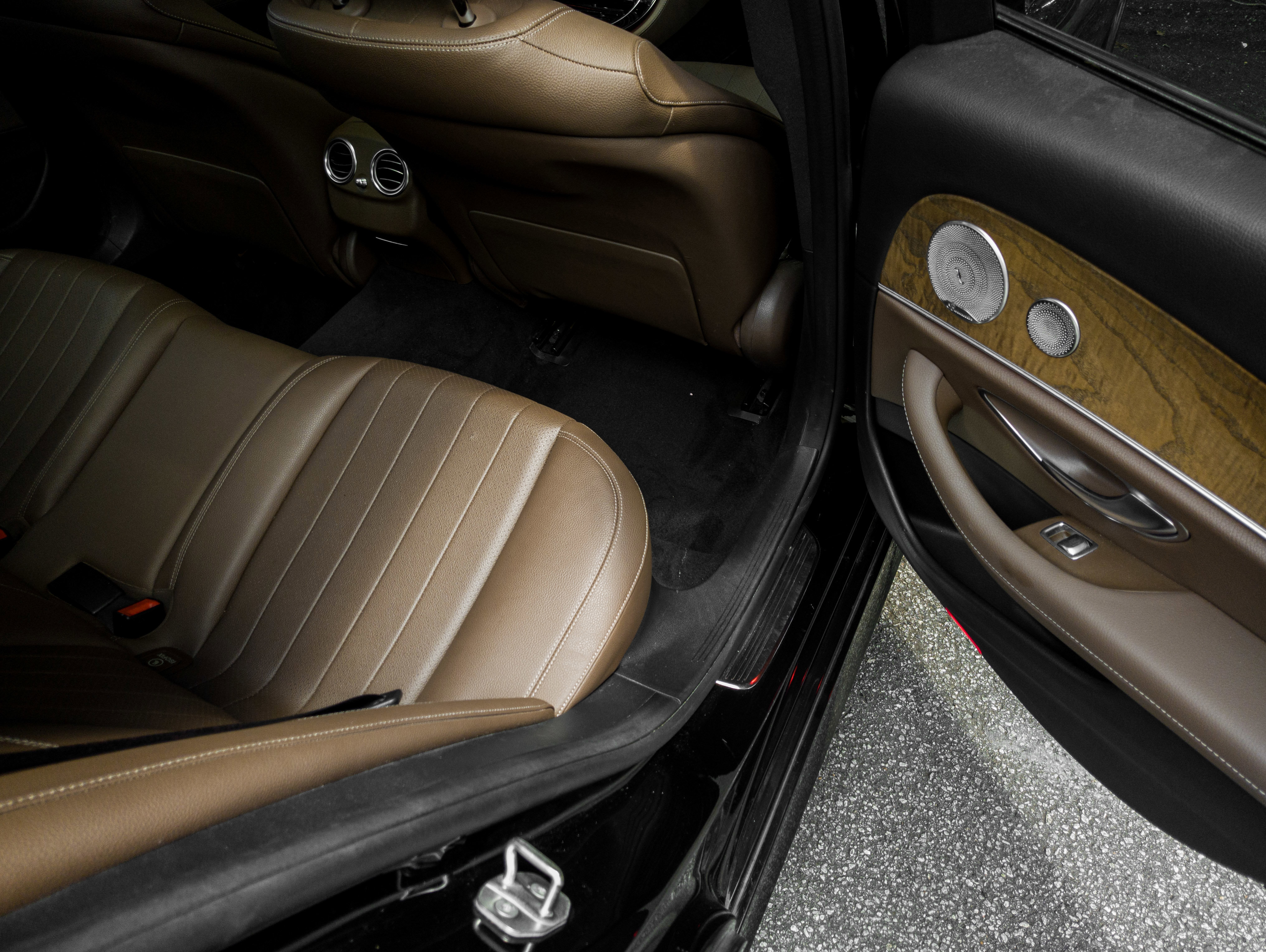 Used 2017 Mercedes-Benz E 300 4MATIC image 11