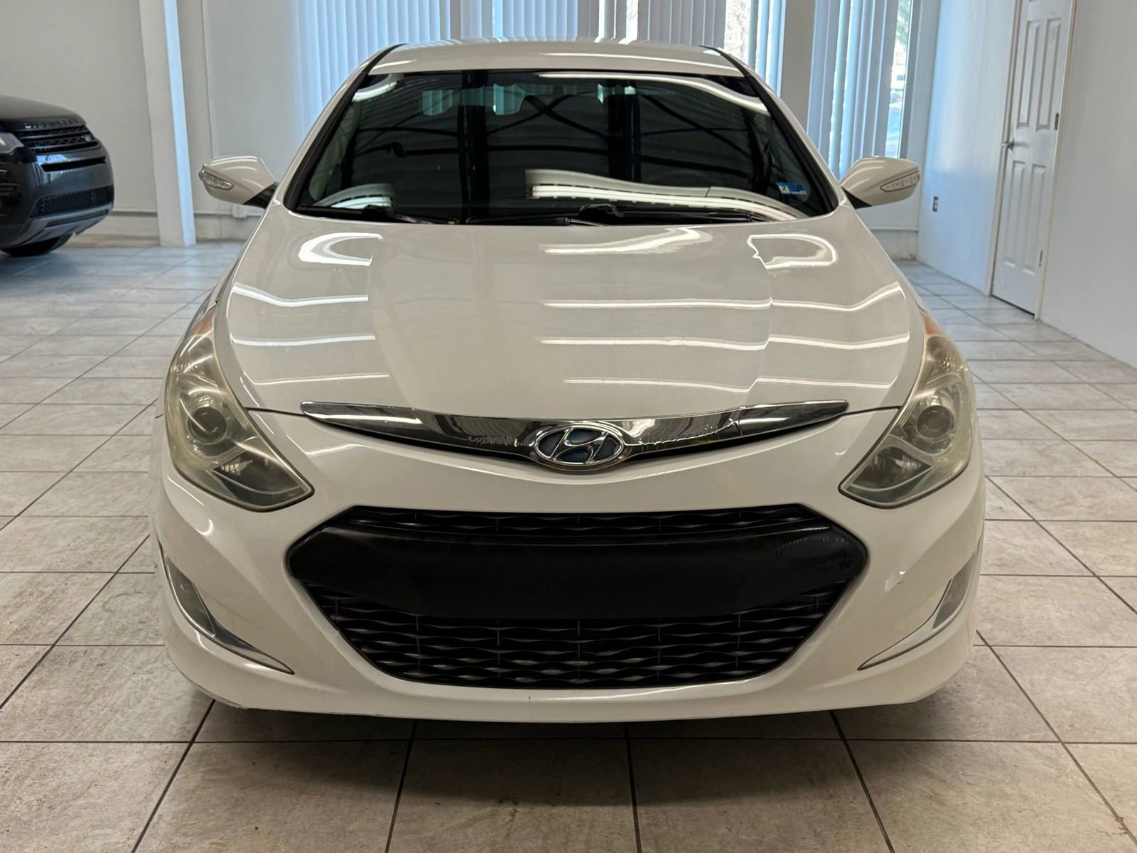 Used 2013 Hyundai Sonata Hybrid image 2