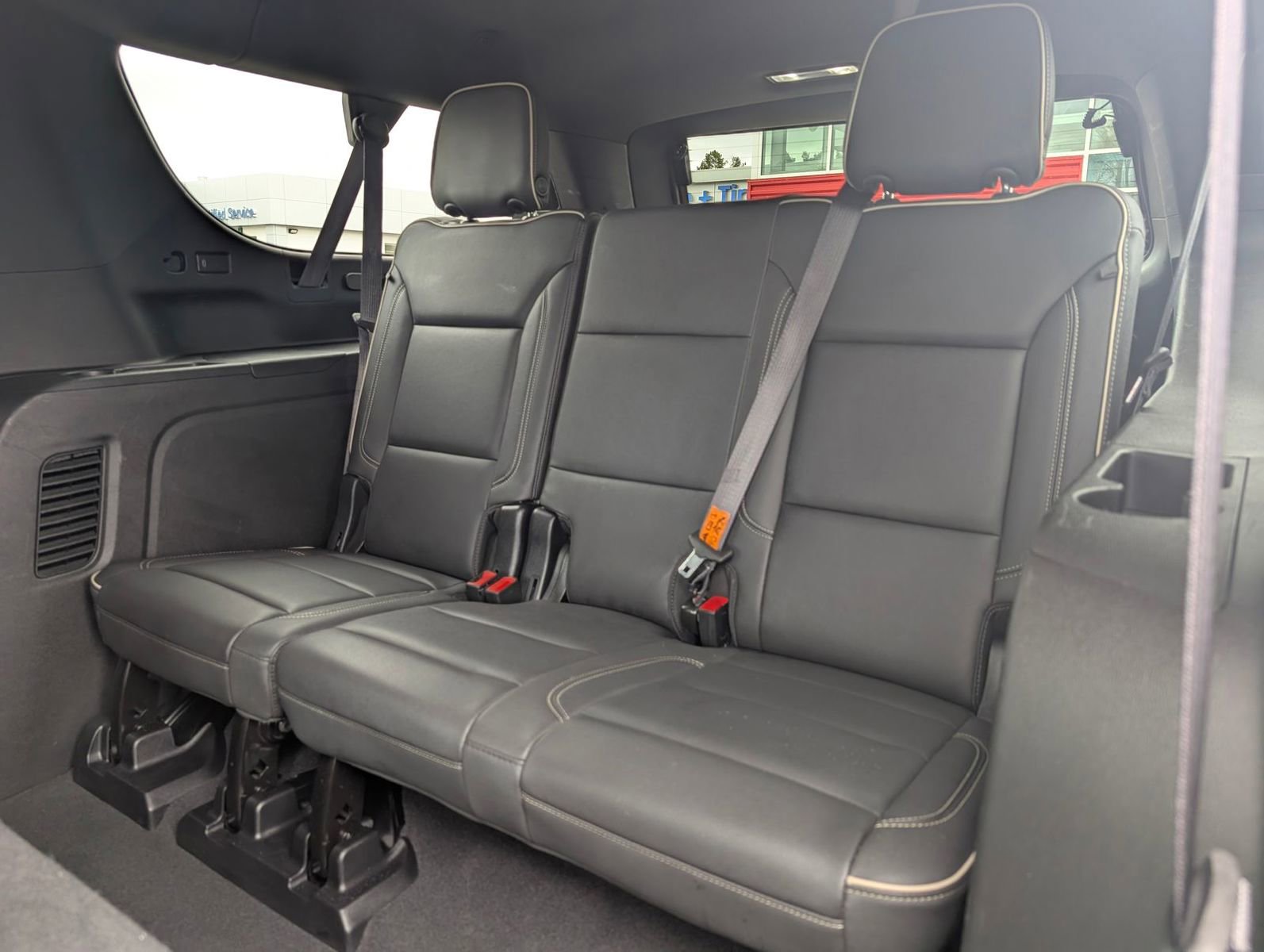 Used 2024 Chevrolet Suburban Premier AWD/4WD image 31