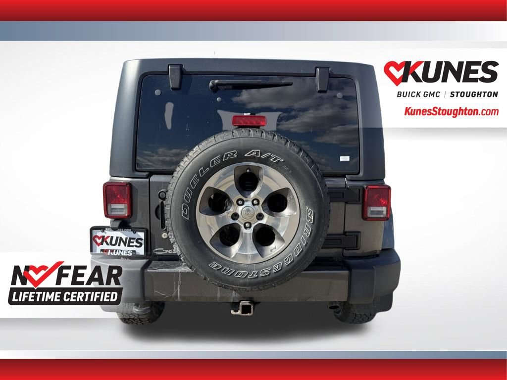 Used 2016 Jeep Wrangler Unlimited Sahara w/ Dual Top Group AWD/4WD image 10
