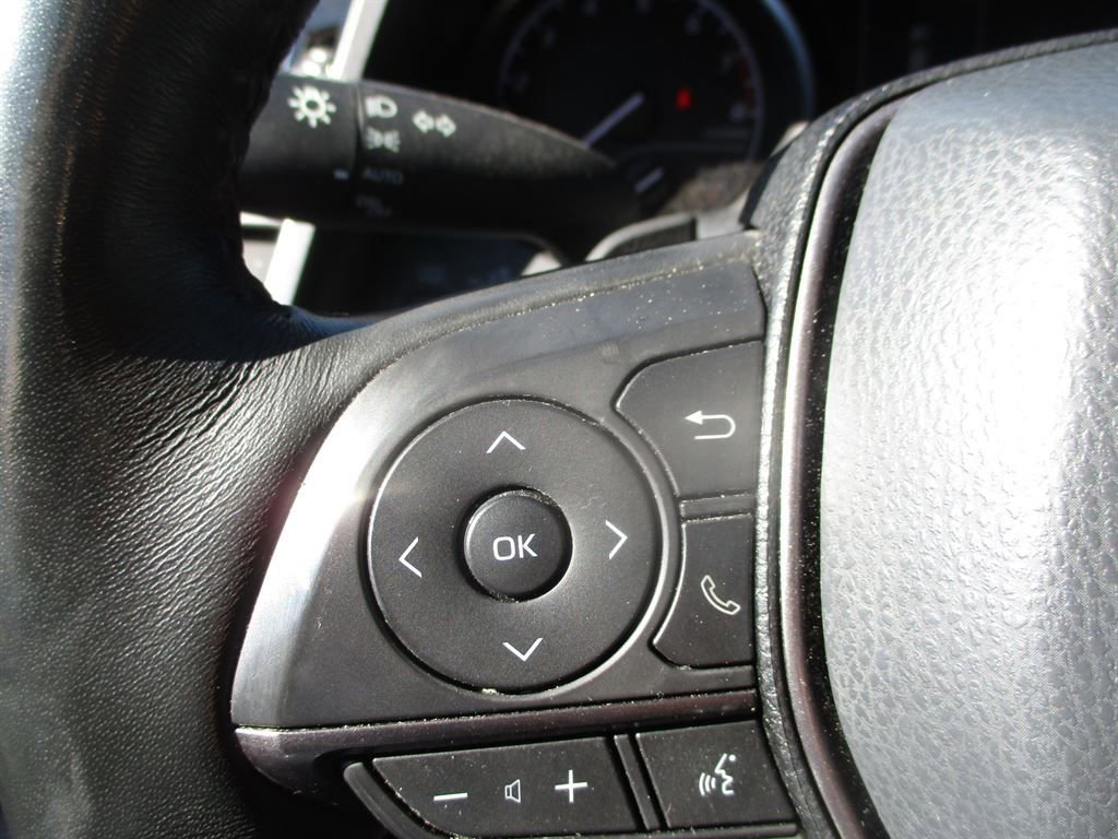 Used 2024 Toyota Camry SE w/ Cold Weather Package image 10