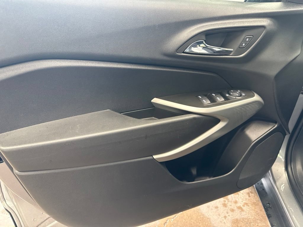 Used 2024 Chevrolet Trax RS w/ Driver Confidence Package FWD image 19