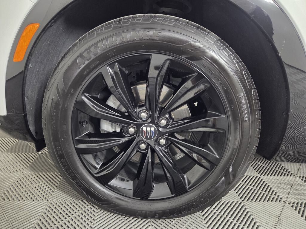 Used 2025 Buick Envista Sport Touring w/ Convenience I Package FWD image 9