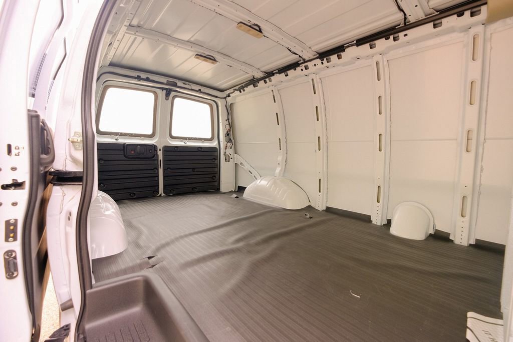 Used 2025 Chevrolet Express 2500 w/ Driver Convenience Package image 19