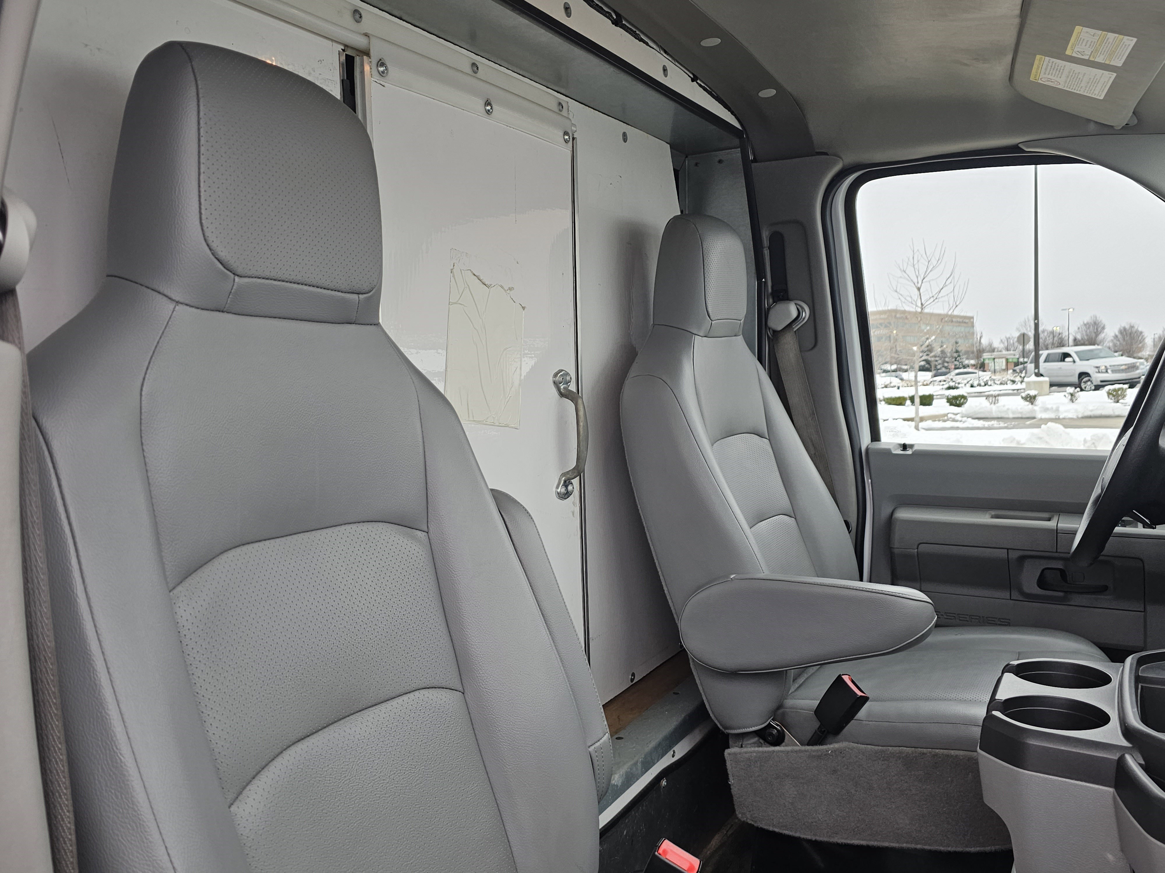 Used 2019 Ford E-350 and Econoline 350 Super Duty w/ Power Windows & Locks Group image 20