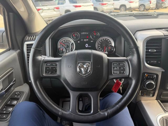 Used 2018 RAM 1500 Classic SLT w/ SLT Plus D￩cor Group AWD/4WD image 19