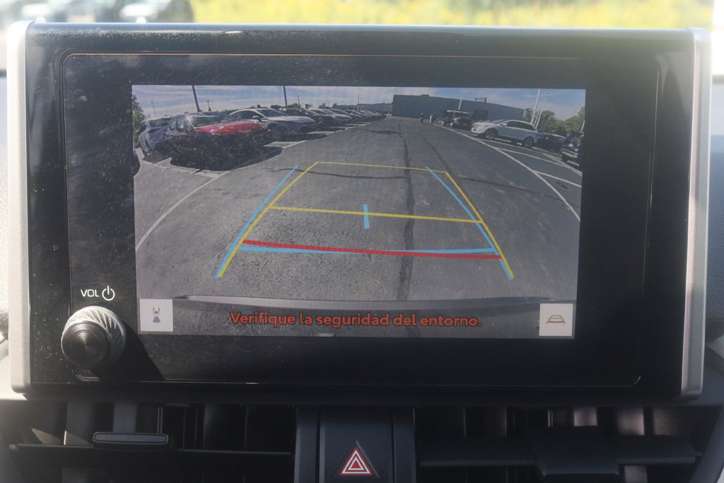 Used 2025 Toyota RAV4 XLE AWD/4WD image 13