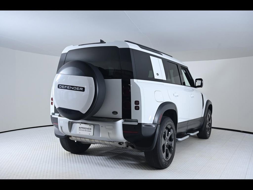 Used 2023 Land Rover Defender 110 S image 5