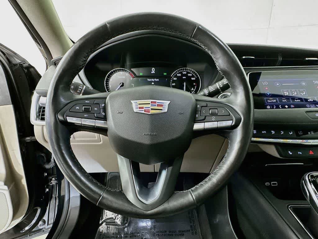 Used 2022 Cadillac XT4 Luxury w/ Cold Weather Package AWD/4WD image 16