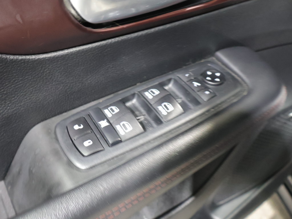 Used 2020 Chrysler Pacifica Limited FWD image 15