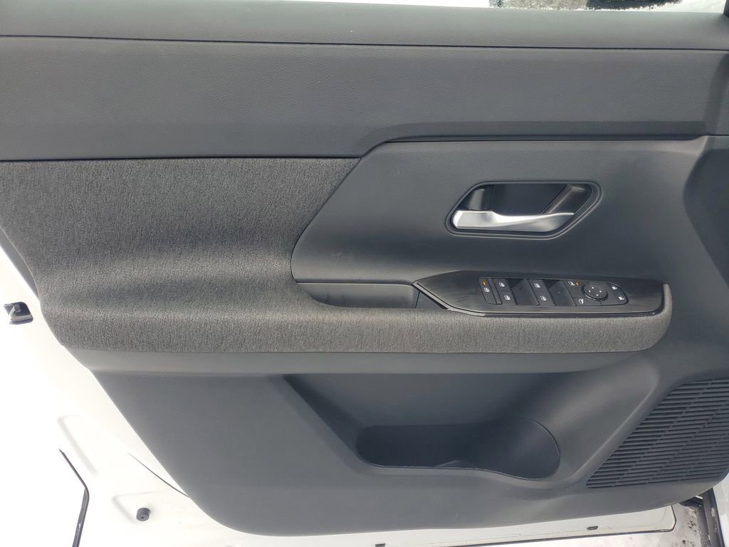 New 2026 Nissan Kicks SV w/ Cold Weather Package FWD image 8