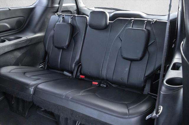 Used 2020 Chrysler Pacifica Touring-L image 20
