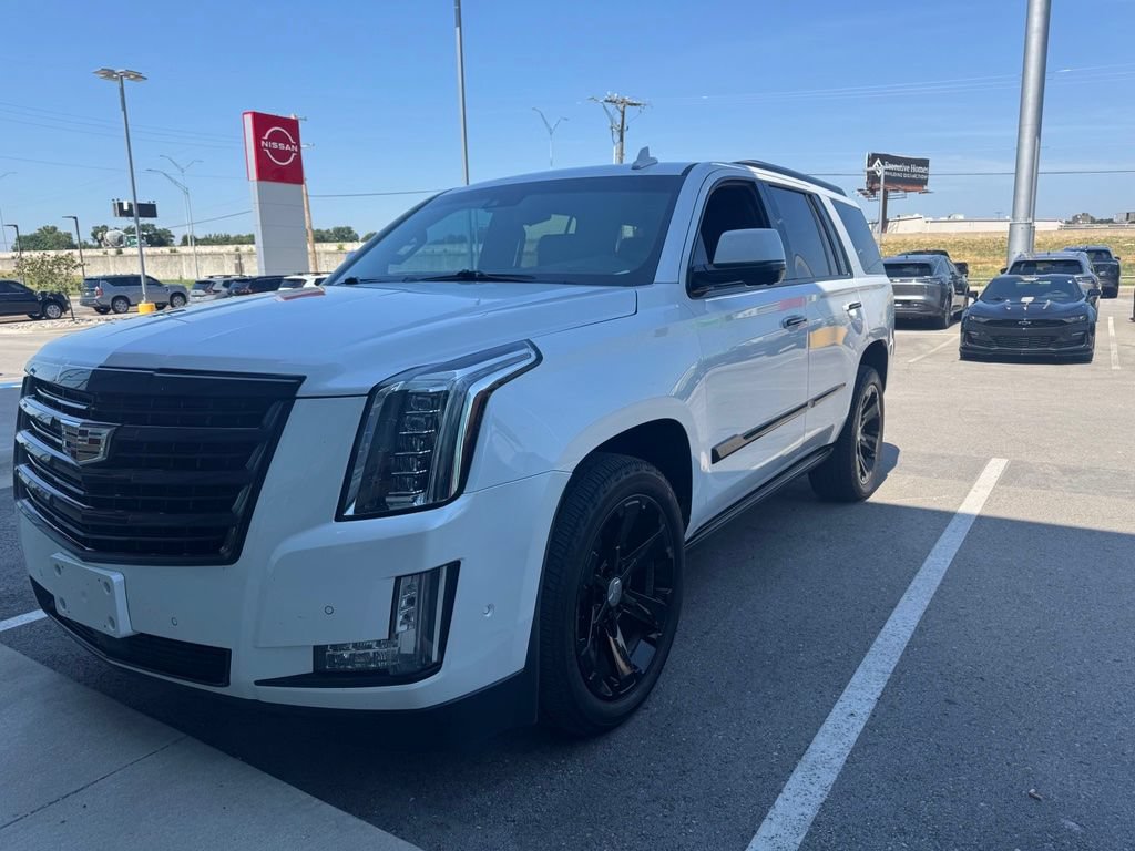 Used 2018 Cadillac Escalade Platinum AWD/4WD image 1