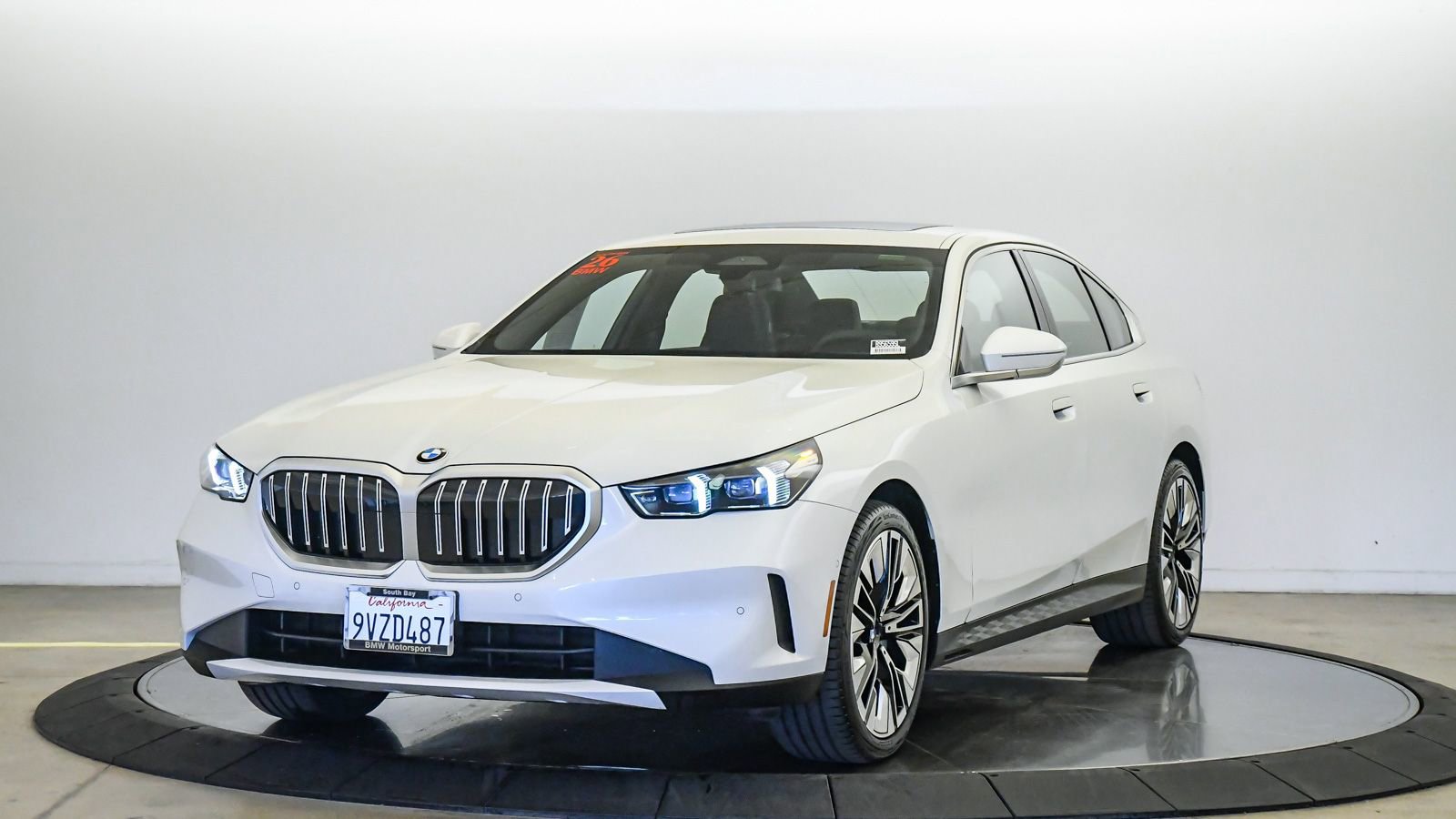 Used 2026 BMW 530i RWD image 1